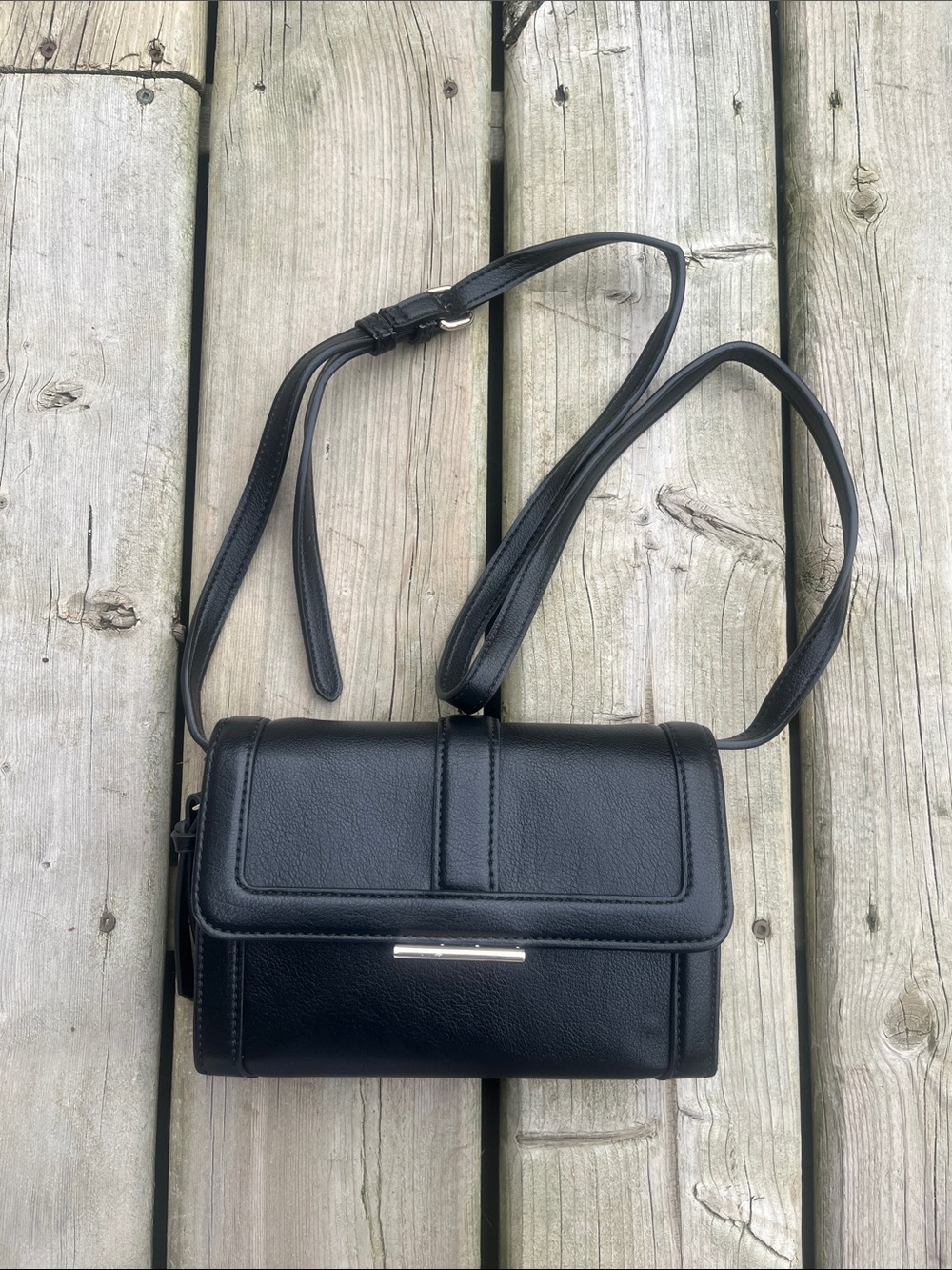 New Denver Hayes Black Crossbody Bag with Adjustable Strap